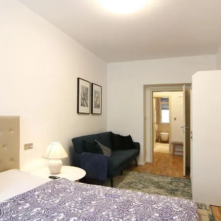 Expat House Ii