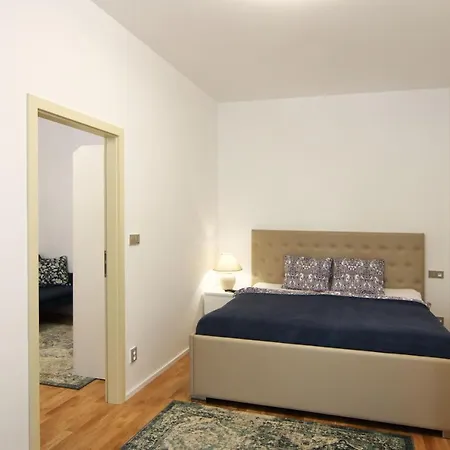 Expat House Ii