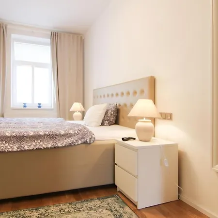 Expat House Ii *