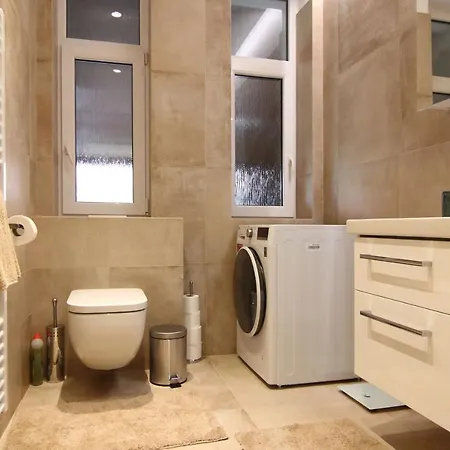 Apartment Expat House Ii