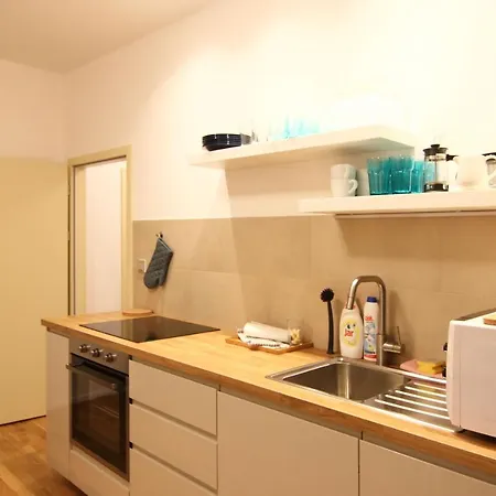 Expat House Ii *