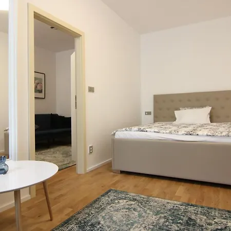 Expat House Ii
